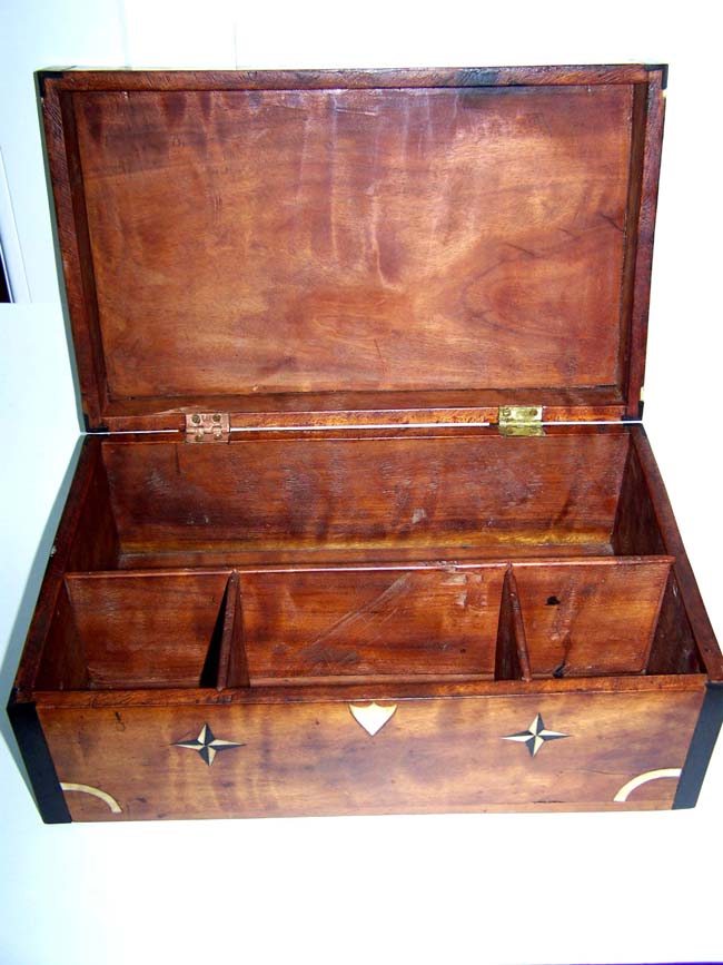 A Stunning 19th century Sailor-Made Inlaid Ivory and Ebony Maple Box with Federal Shield and Stars circa 1850. — image 4